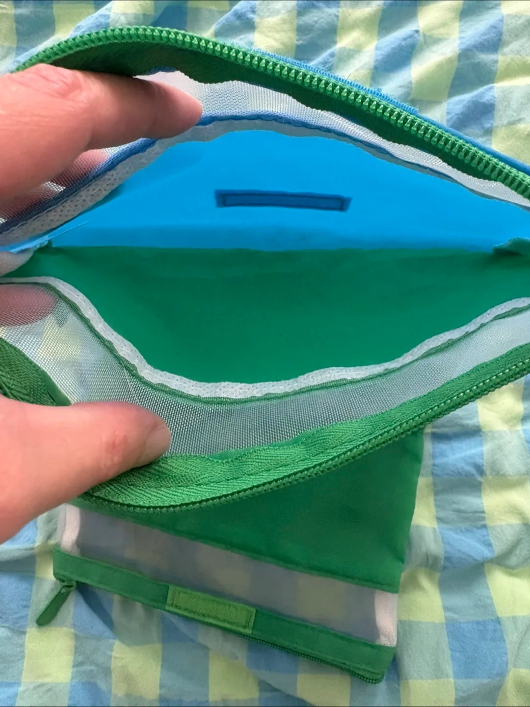 3 pencil cases (Never used) (Giving away all for FREE) image indicator(5)