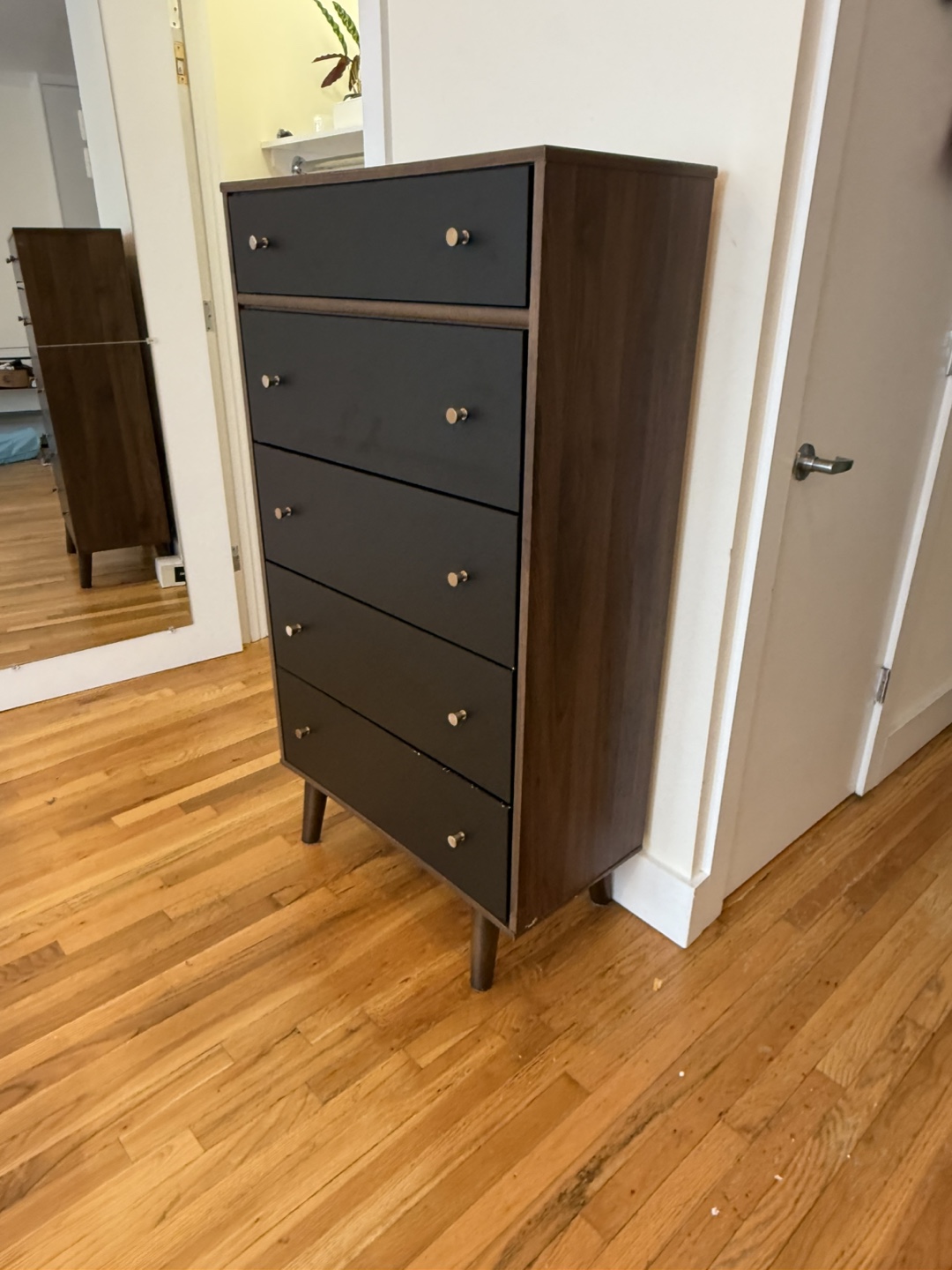 Modern 6-Drawer Dresser - Black & Wood