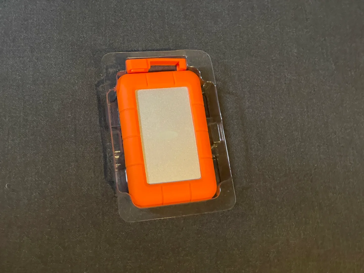 Lacie 1 TB Rugged Mini USB 3.0 Hard drive image indicator(4)