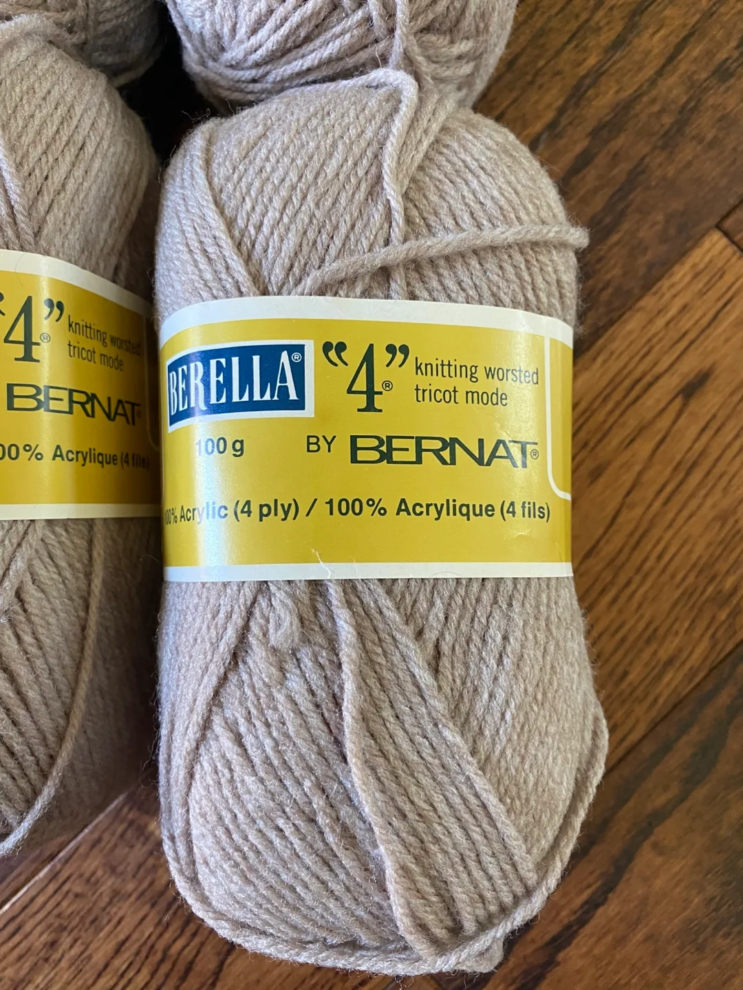 Bernat Berella 4 ply Knitting Yarn Lot image indicator(3)