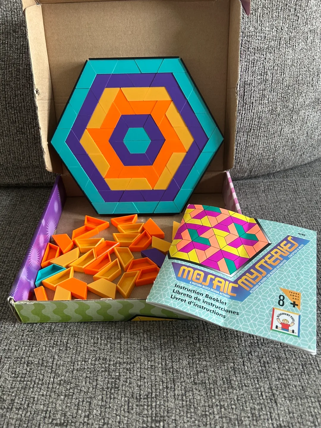 Discovery Toys Mosaic Mysteries Puzzle thumbnail