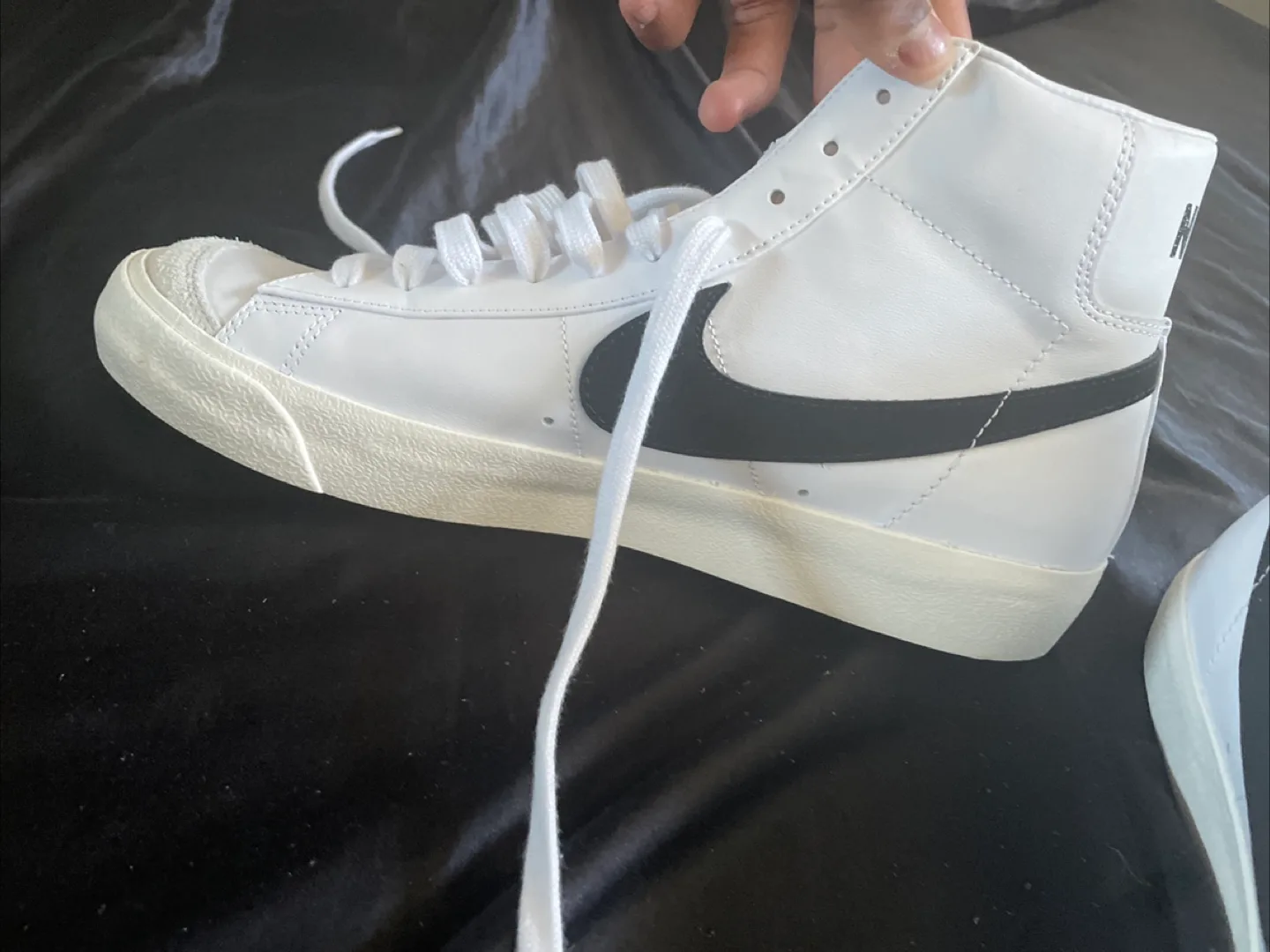 Nike Blazer Mid '77 White Sneakers image indicator(3)