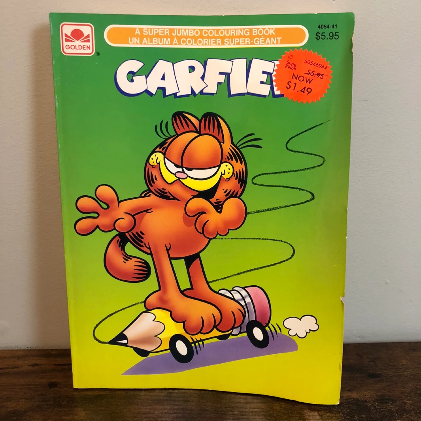Vintage Golden Garfield Super Jumbo Colouring Book thumbnail