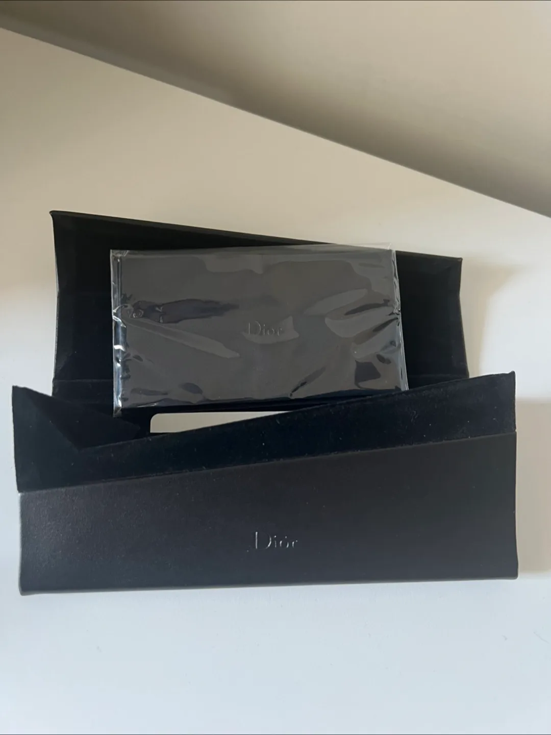 Brand new in box Christian Dior Sunglasses 100% authentic!!! image indicator(9)