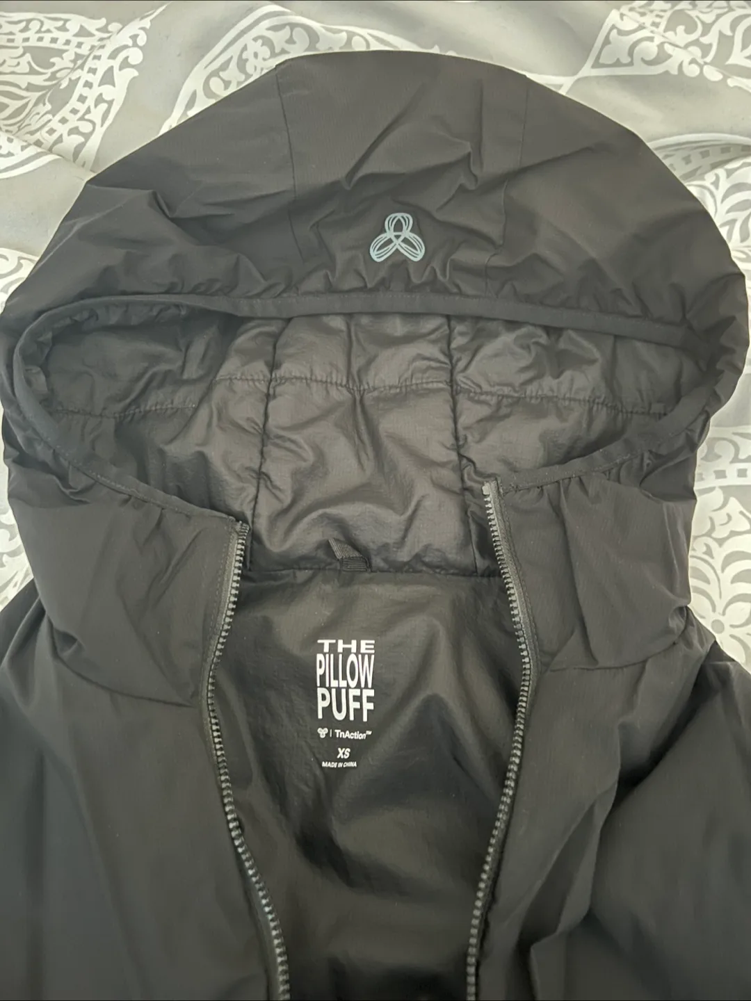 TNA The Pillow Puff Black Jacket - Size XS image indicator(5)