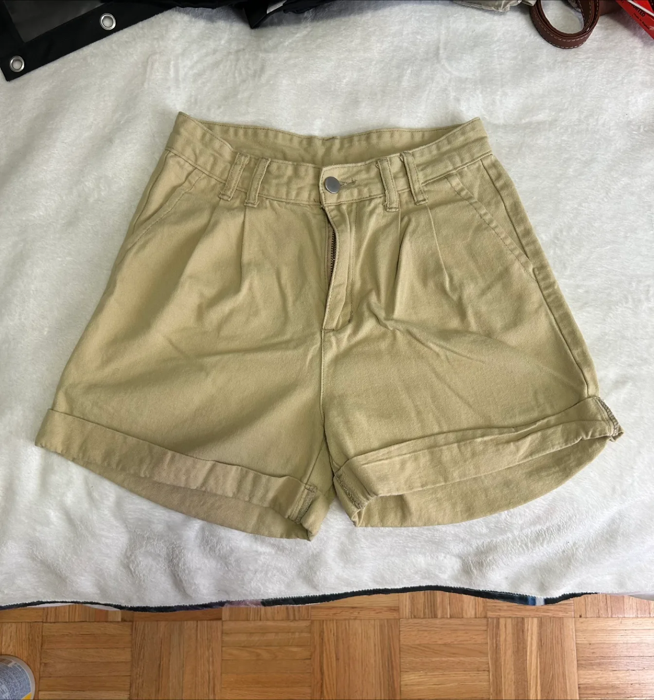 Khaki Shorts thumbnail