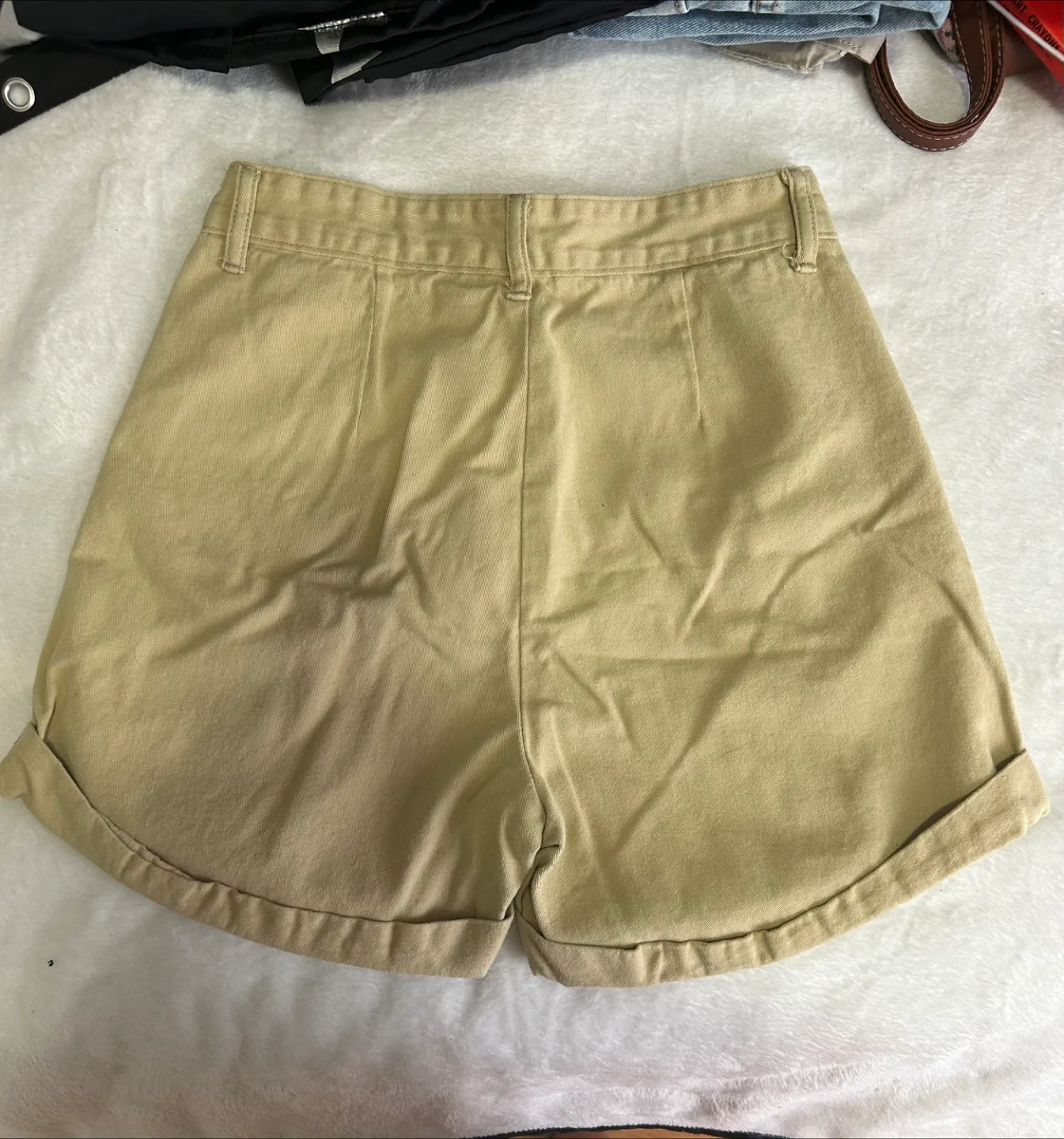 Khaki Shorts image indicator(2)