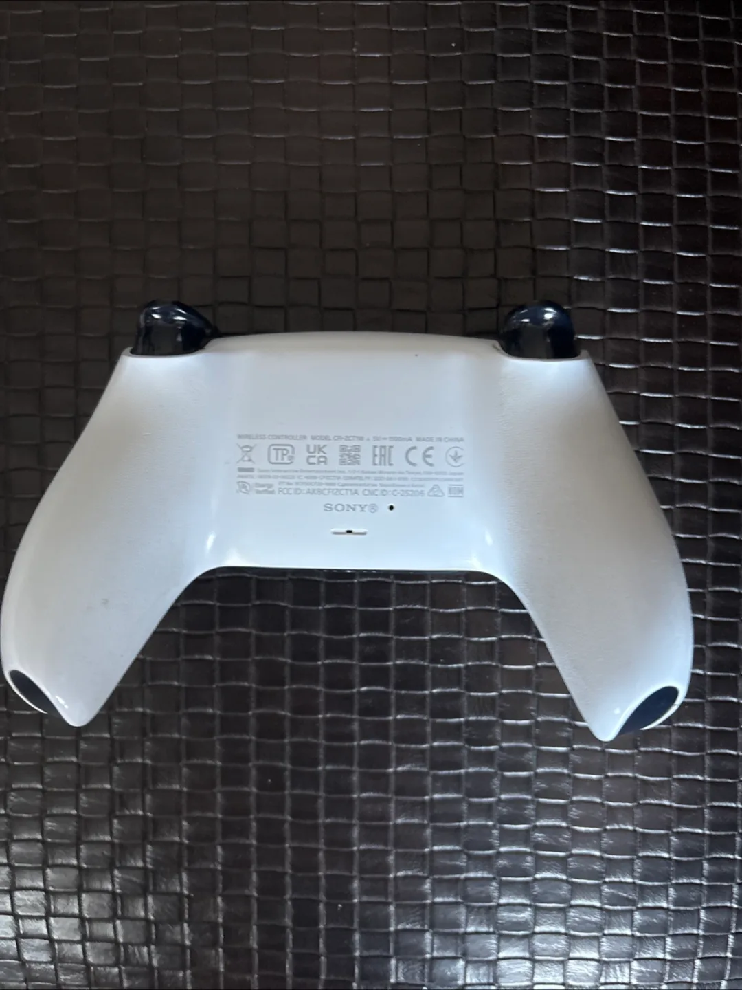 Sony PlayStation 5 (PS5) DualSense Wireless Controller image indicator(2)