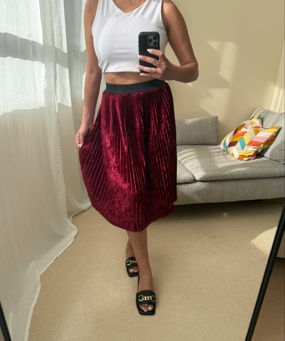 Zara Burgundy Velvet Pleated Skirt - Size S thumbnail