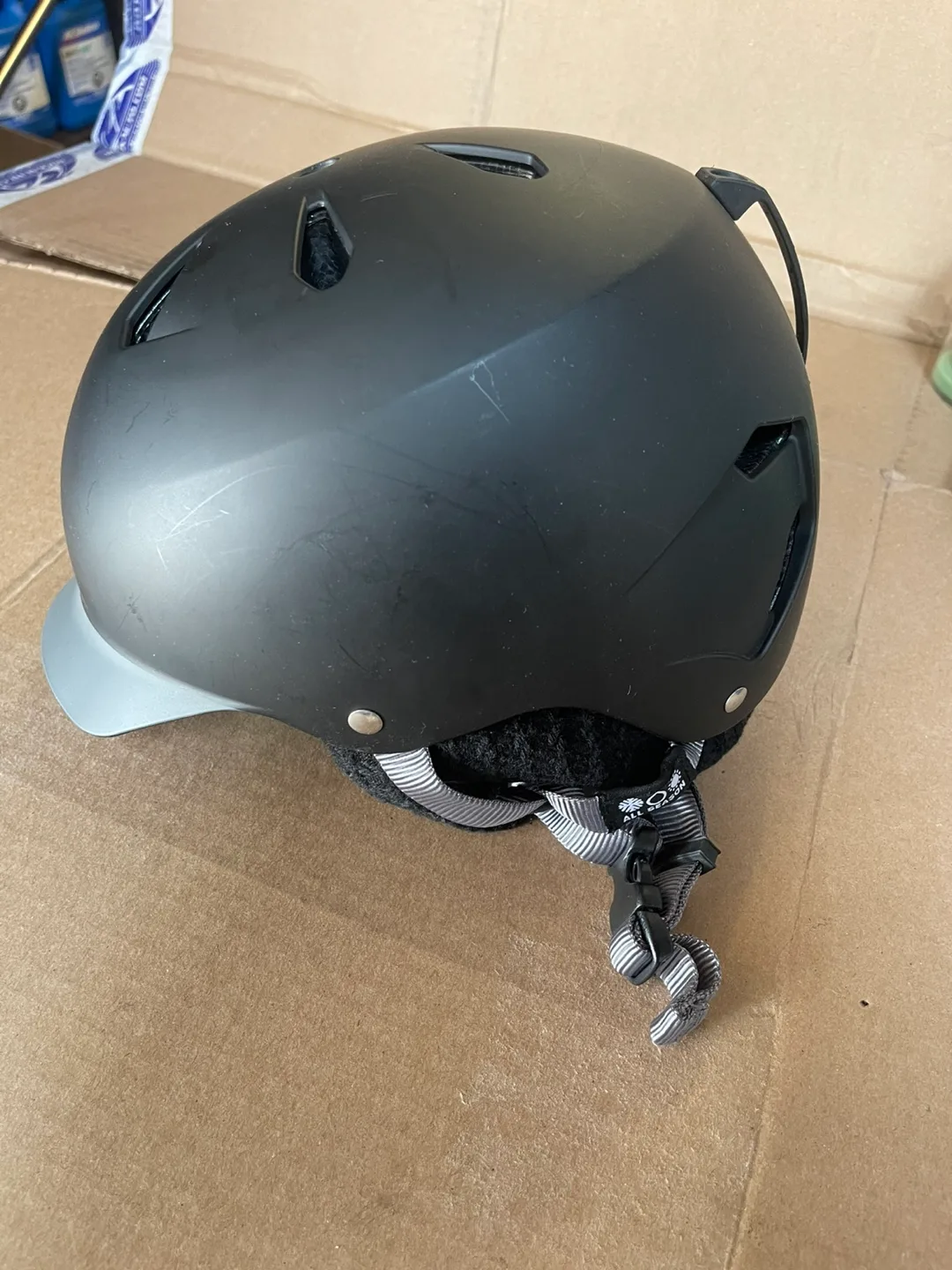 Bern Ski/Snowboard Helmet - Black image indicator(2)