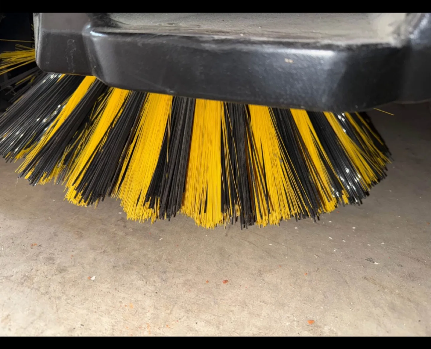 Karcher KM 105/110 R Professional Floor Sweeper image indicator(5)