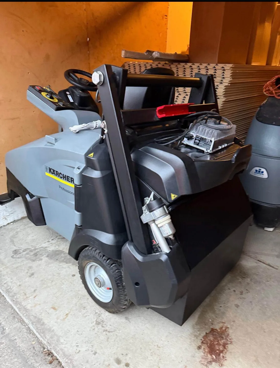 Karcher KM 105/110 R Professional Floor Sweeper image indicator(3)