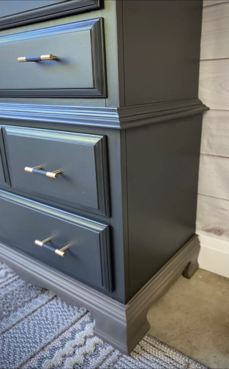 Modern Refinished Kroehler Dresser – With Stained Wood Accents image indicator(4)