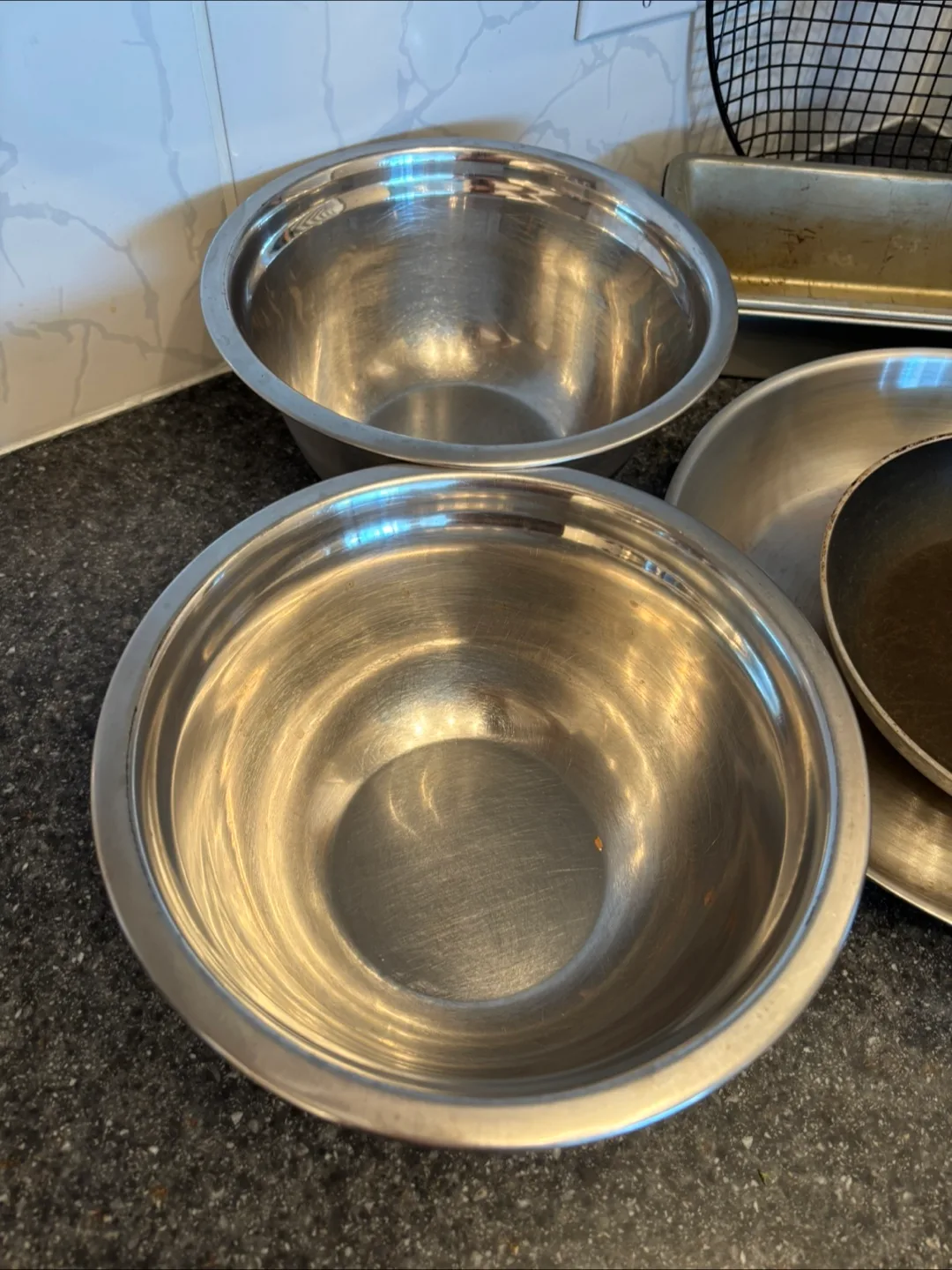 Baking Pan, Bowls, and Frying Pans image indicator(3)