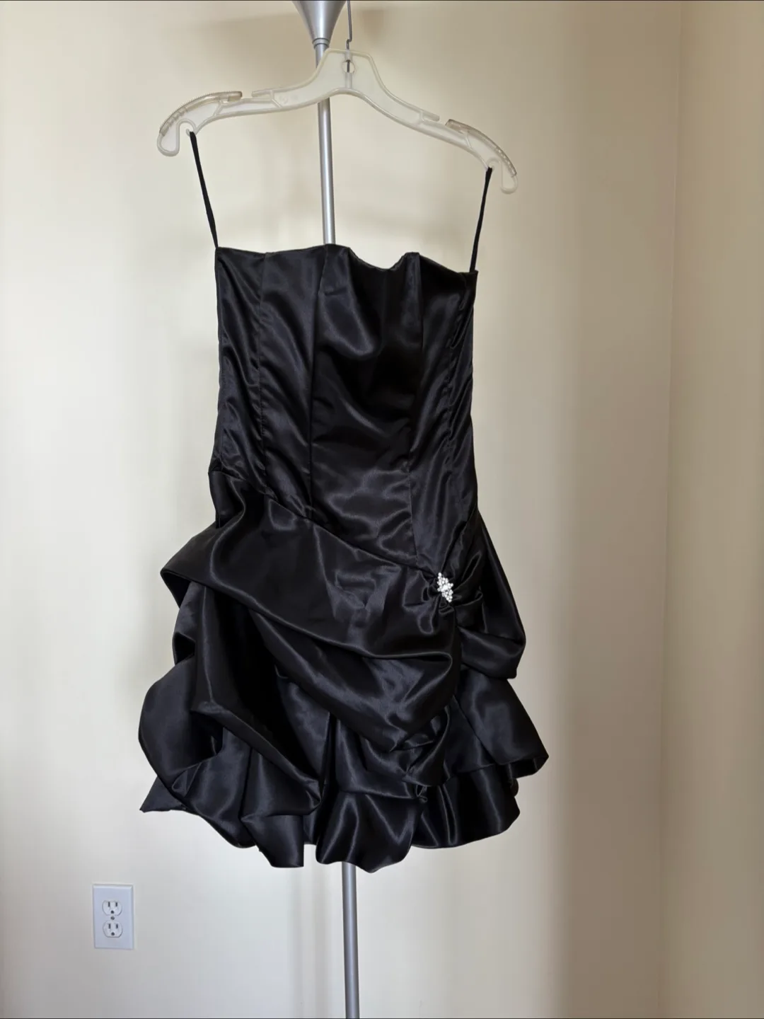 Black Strapless Party Dress thumbnail