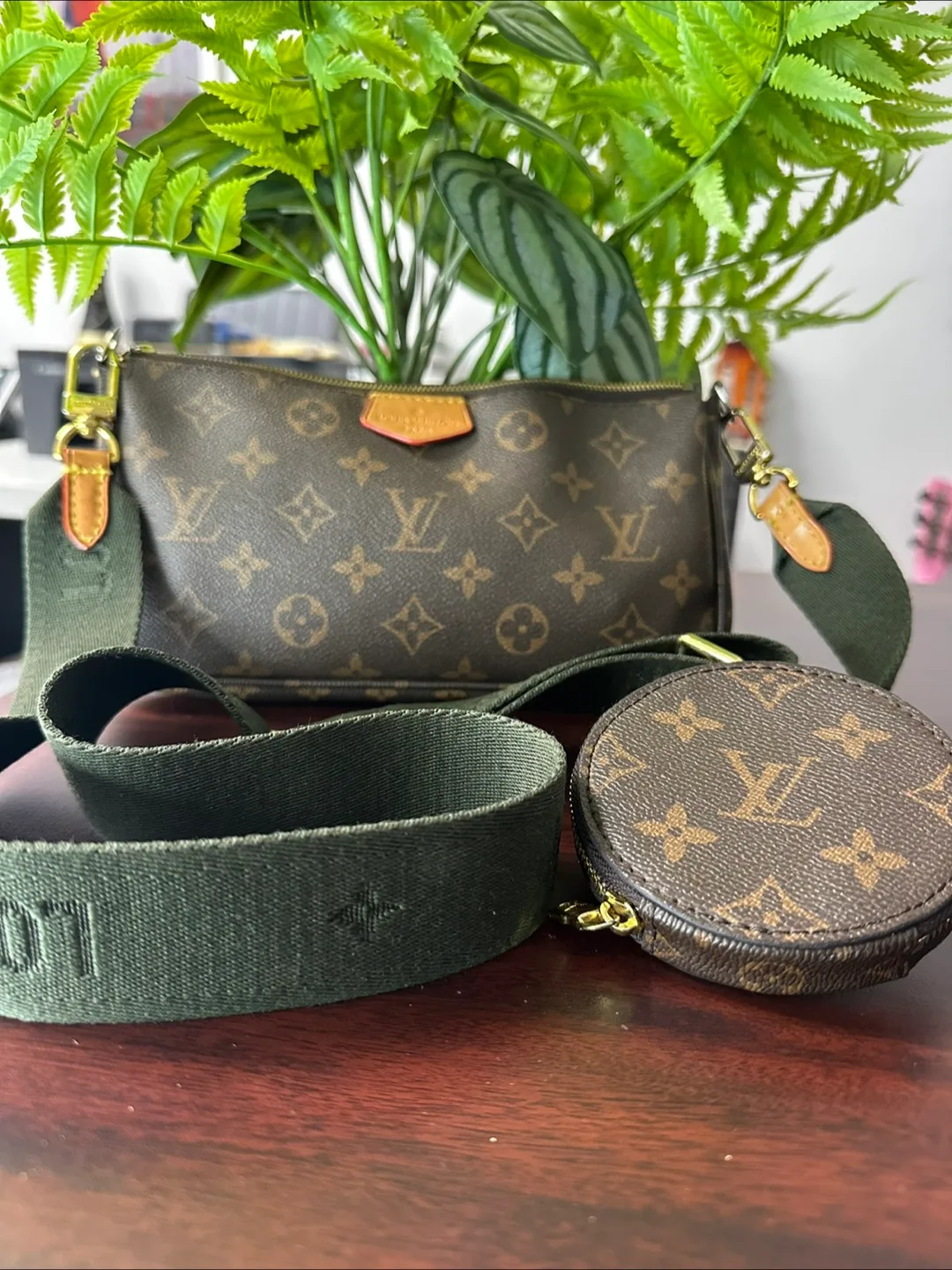 Louis Vuitton Multi Pochette Accessoires thumbnail