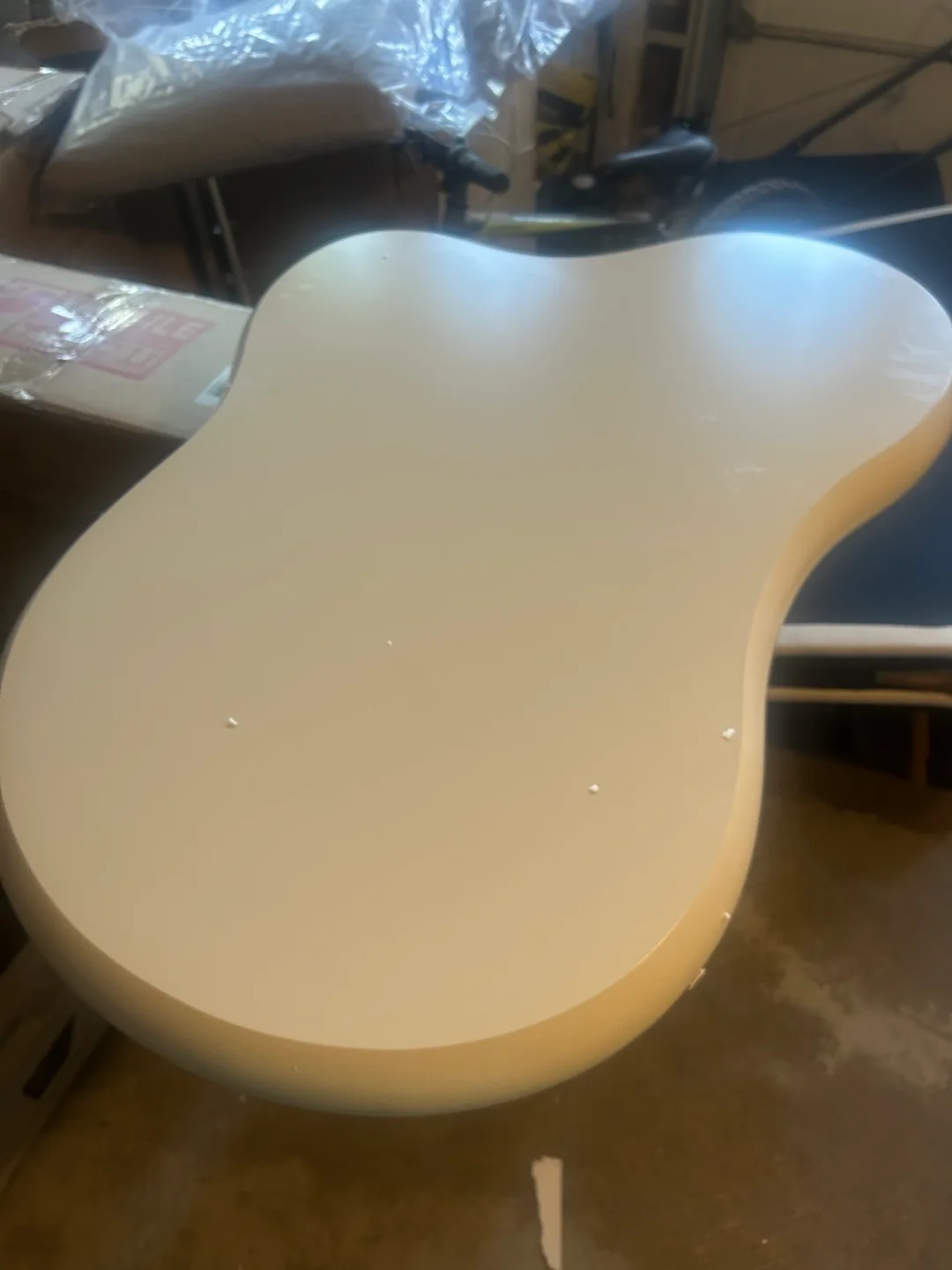 Cloud-Shaped Coffee Table - 39.4 x 23.6 inches image indicator(5)