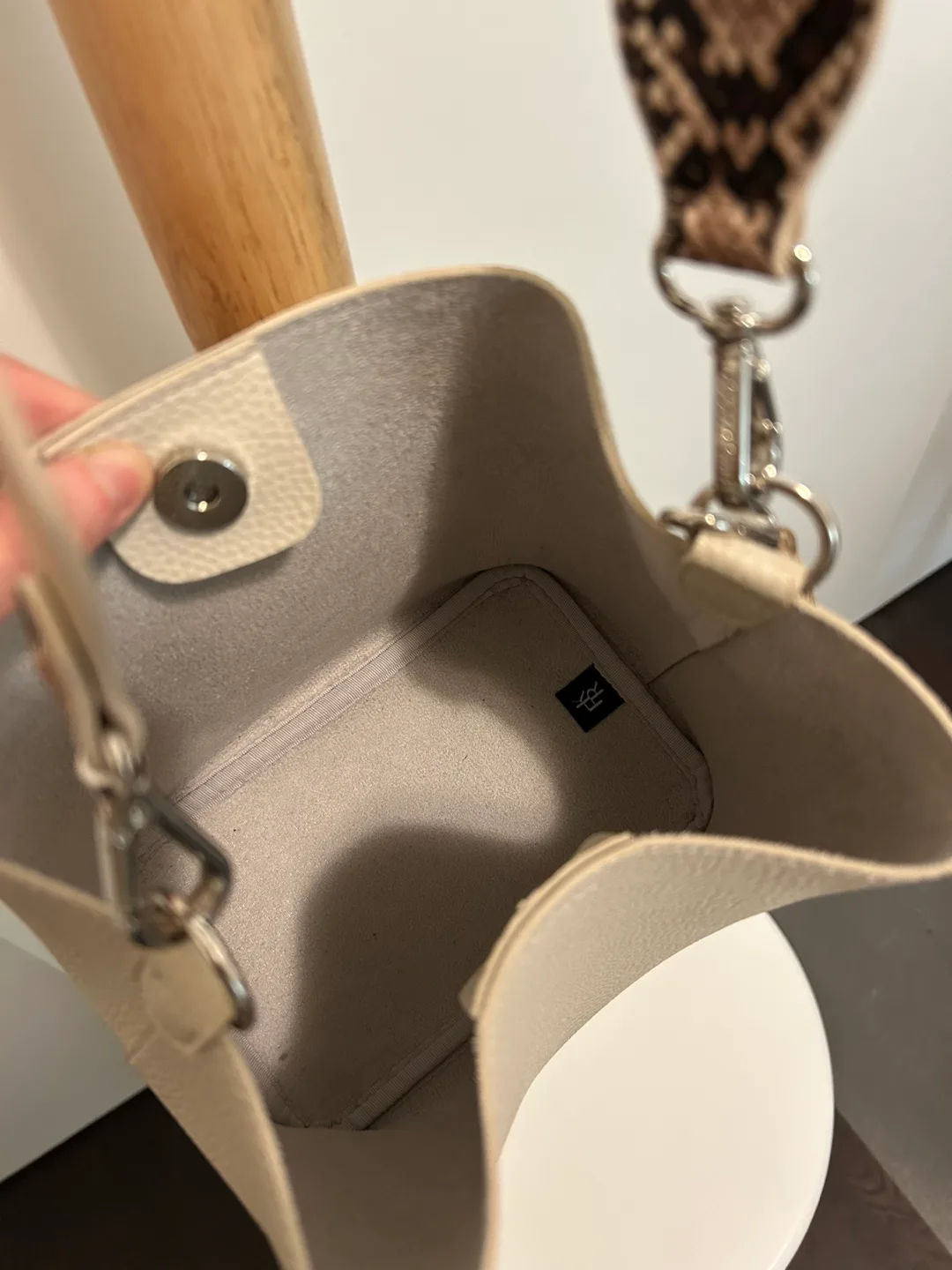 Find Kapoor Pingo Bag image indicator(4)