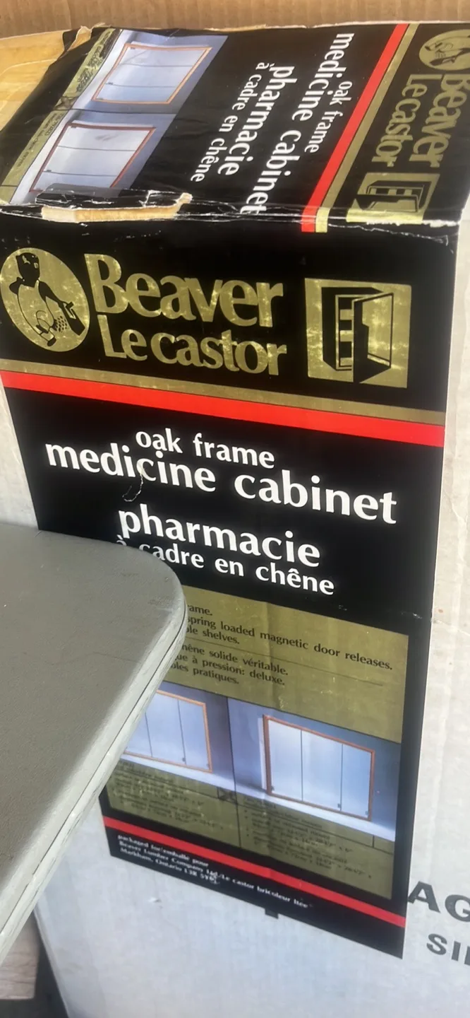 Beaver Le Castor Oak Frame Medicine Cabinet thumbnail