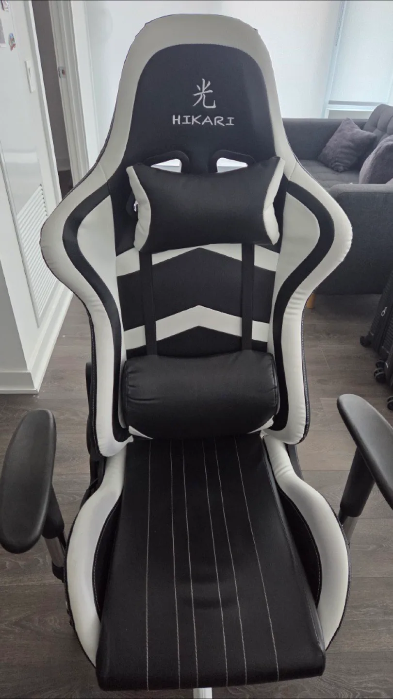 Hikari Black & White Gaming Chair thumbnail