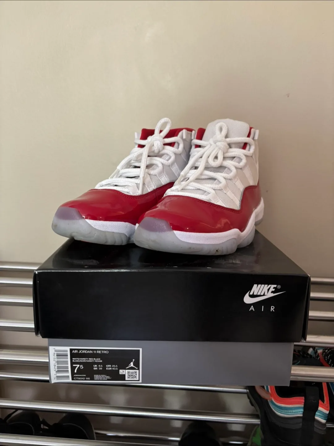 Jordan 11 retro US7.5 image indicator(5)