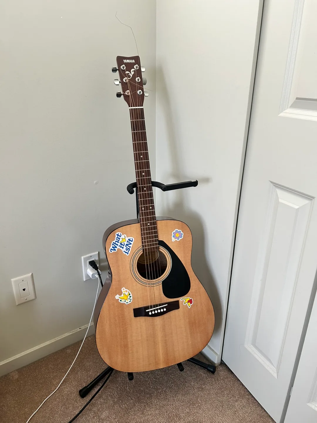 Yamaha Acoustic Guitar thumbnail