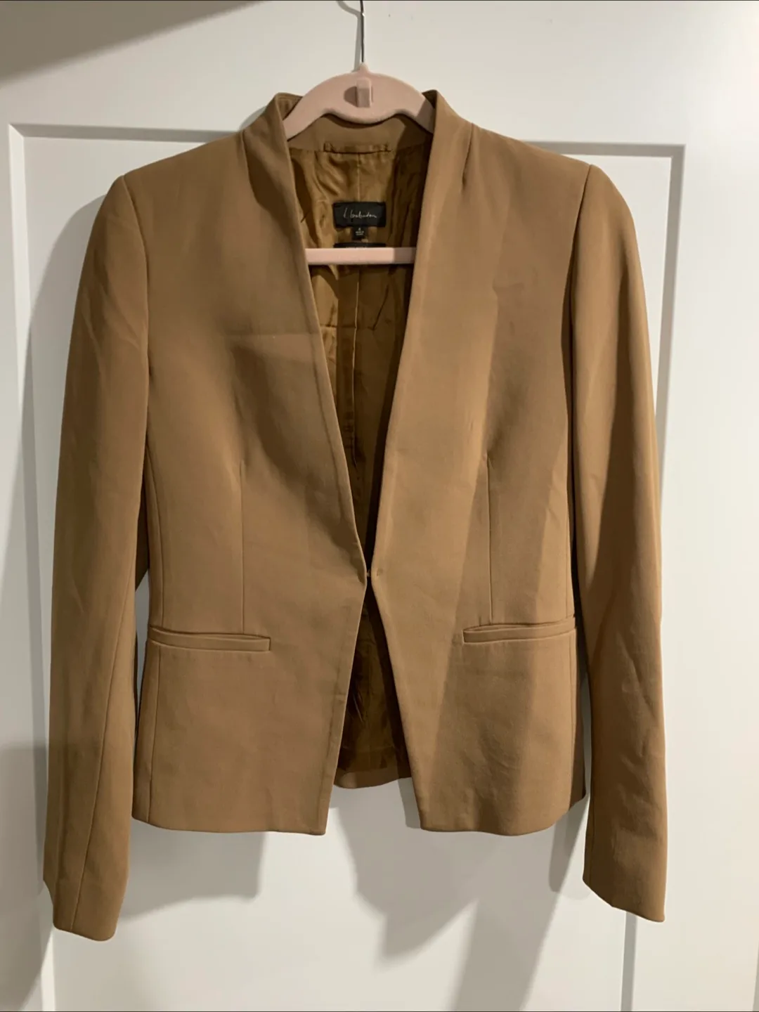 Aritzia T. Babaton Blazer - Size 4 thumbnail