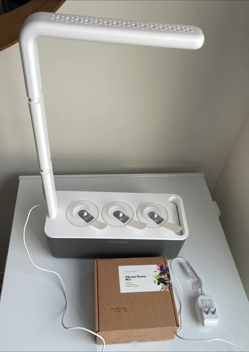 Click & Grow Indoor Garden with Vibrant Flower Mix image indicator(5)