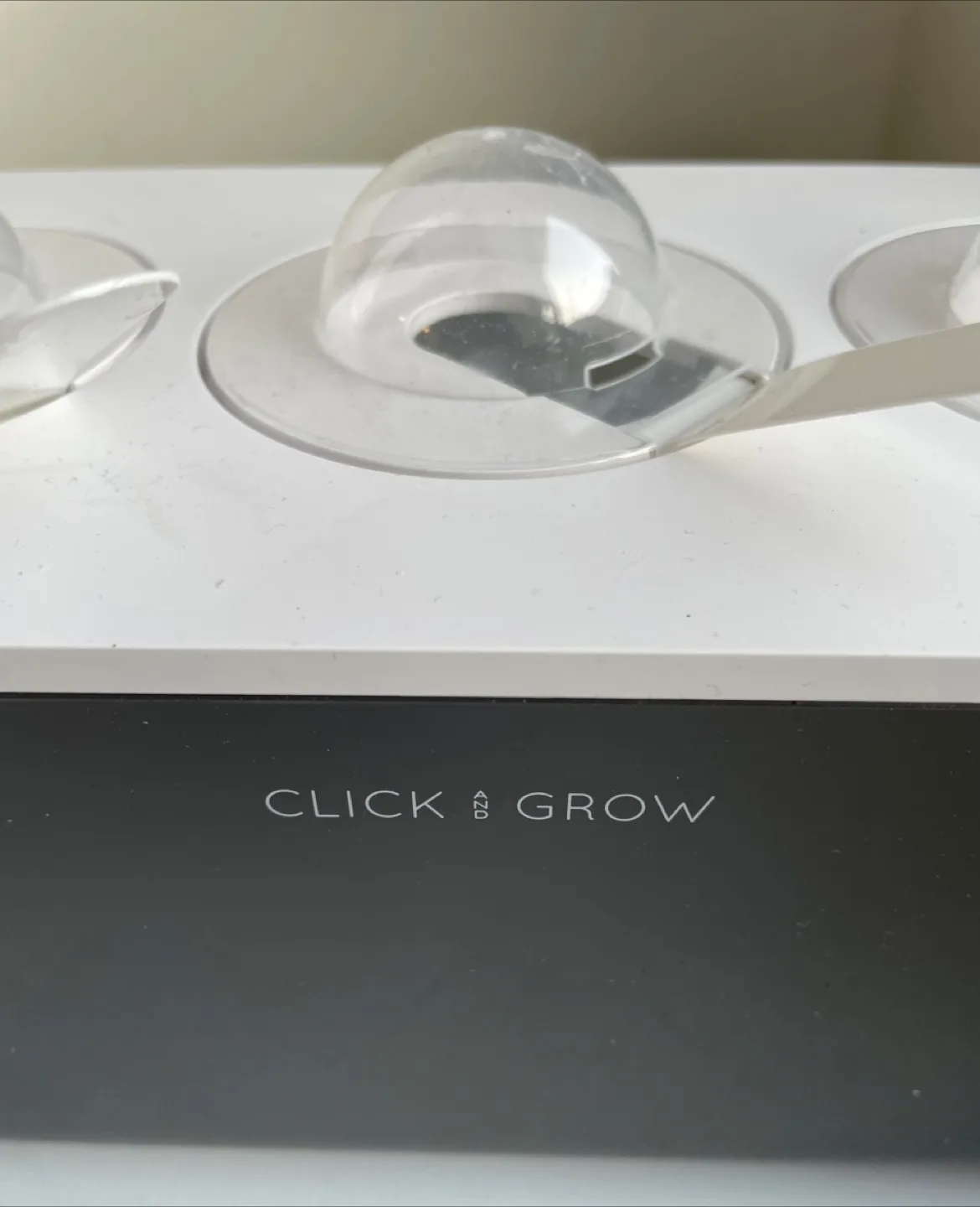 Click & Grow Indoor Garden with Vibrant Flower Mix image indicator(4)