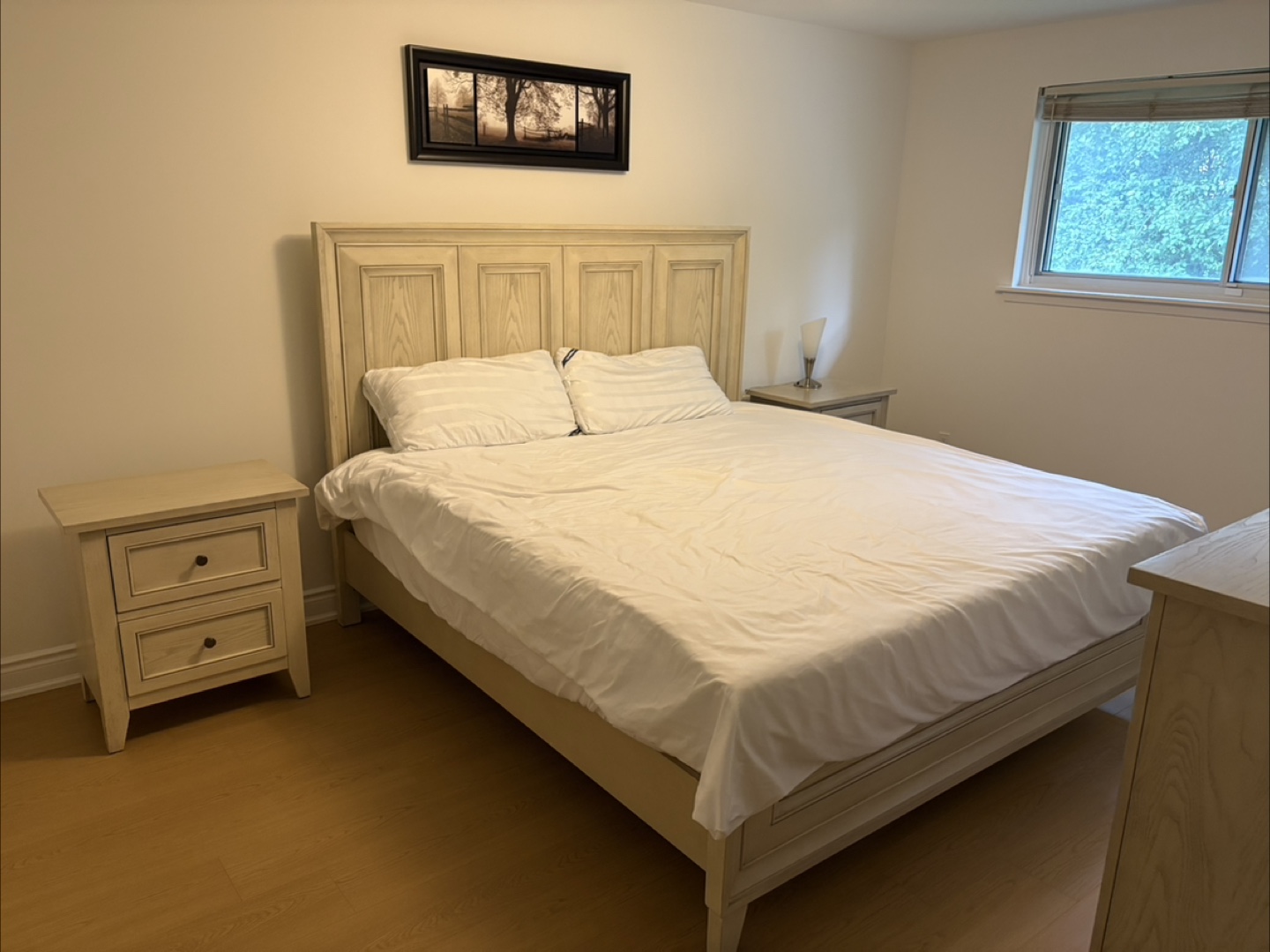 Bedroom Set - Bed, Dresser, Nightstands - photo 4