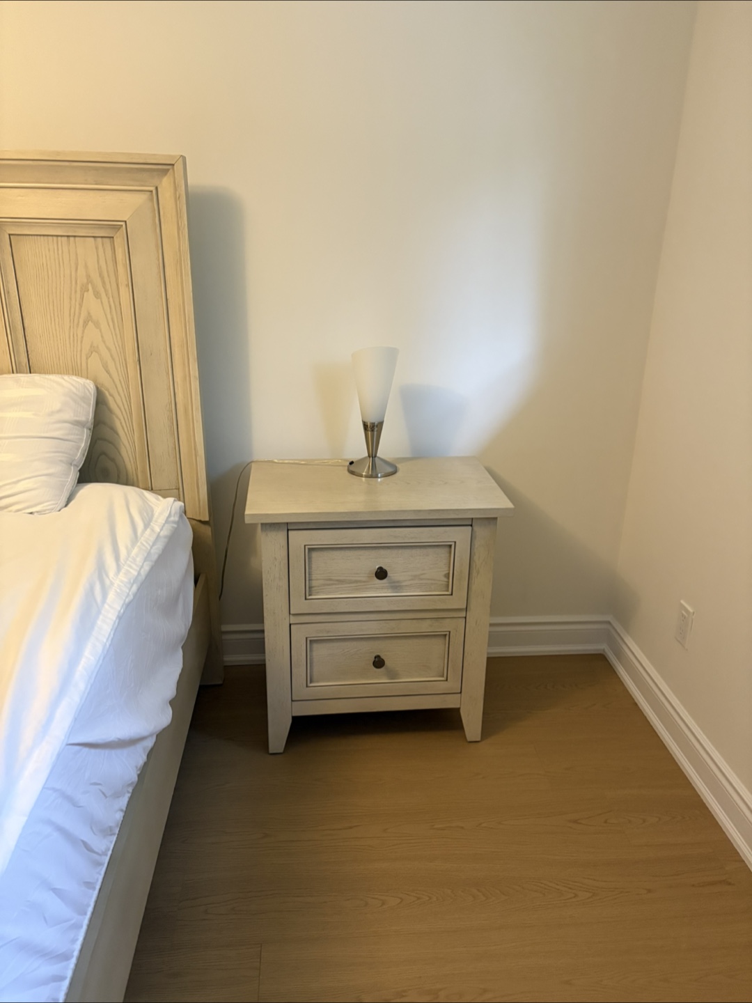 Bedroom Set - Bed, Dresser, Nightstands - photo 2