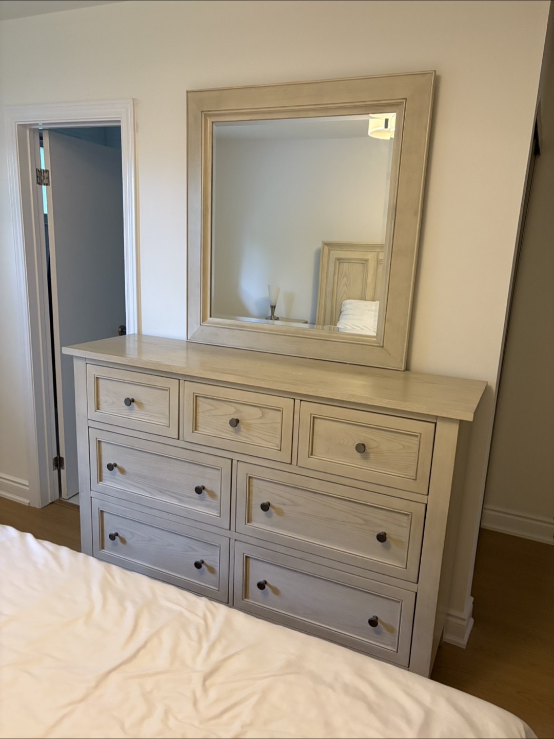 Bedroom Set - Bed, Dresser, Nightstands - photo 3