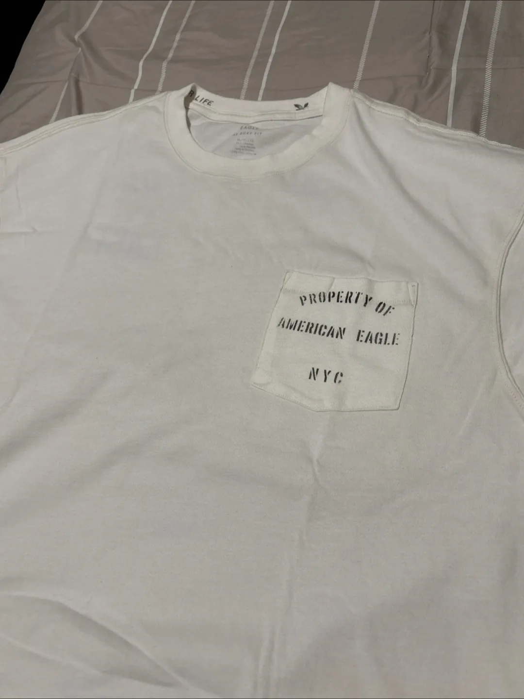 American Eagle Boxy Fit White Graphic T-Shirt image indicator(2)