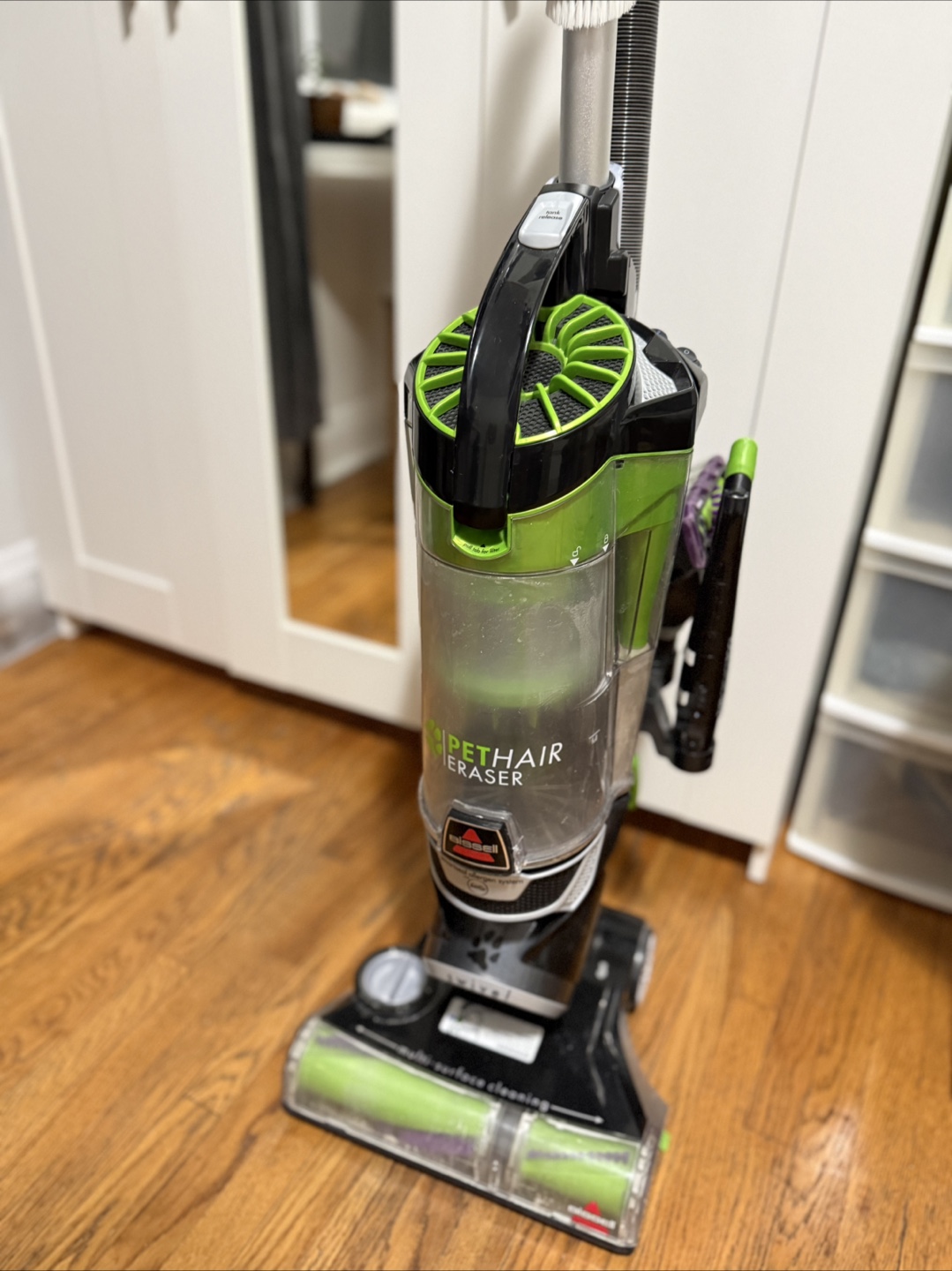 MUST GO - Bissell Pet Hair Eraser Vacuum