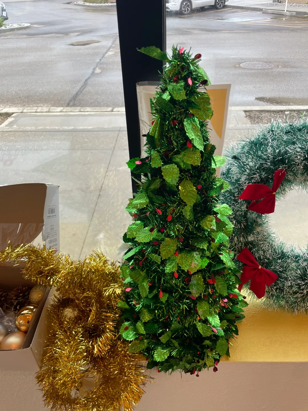 Christmas Decorations: Stockings, Wreath, Tree, Ornaments thumbnail