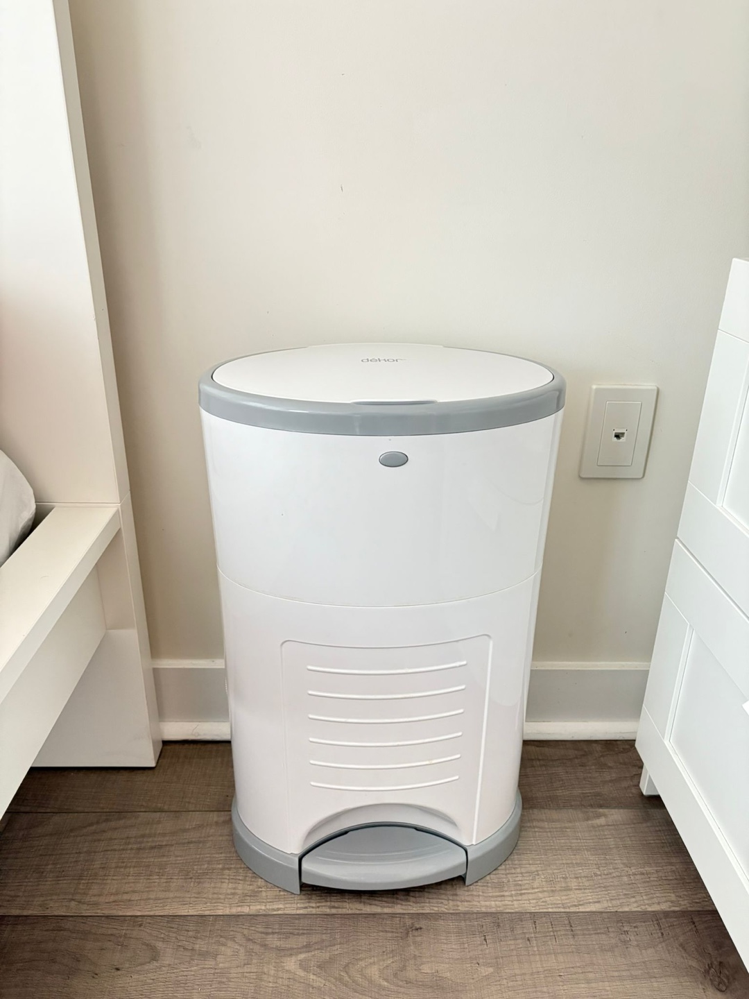 Dekor Plus Hands-Free Diaper Pail