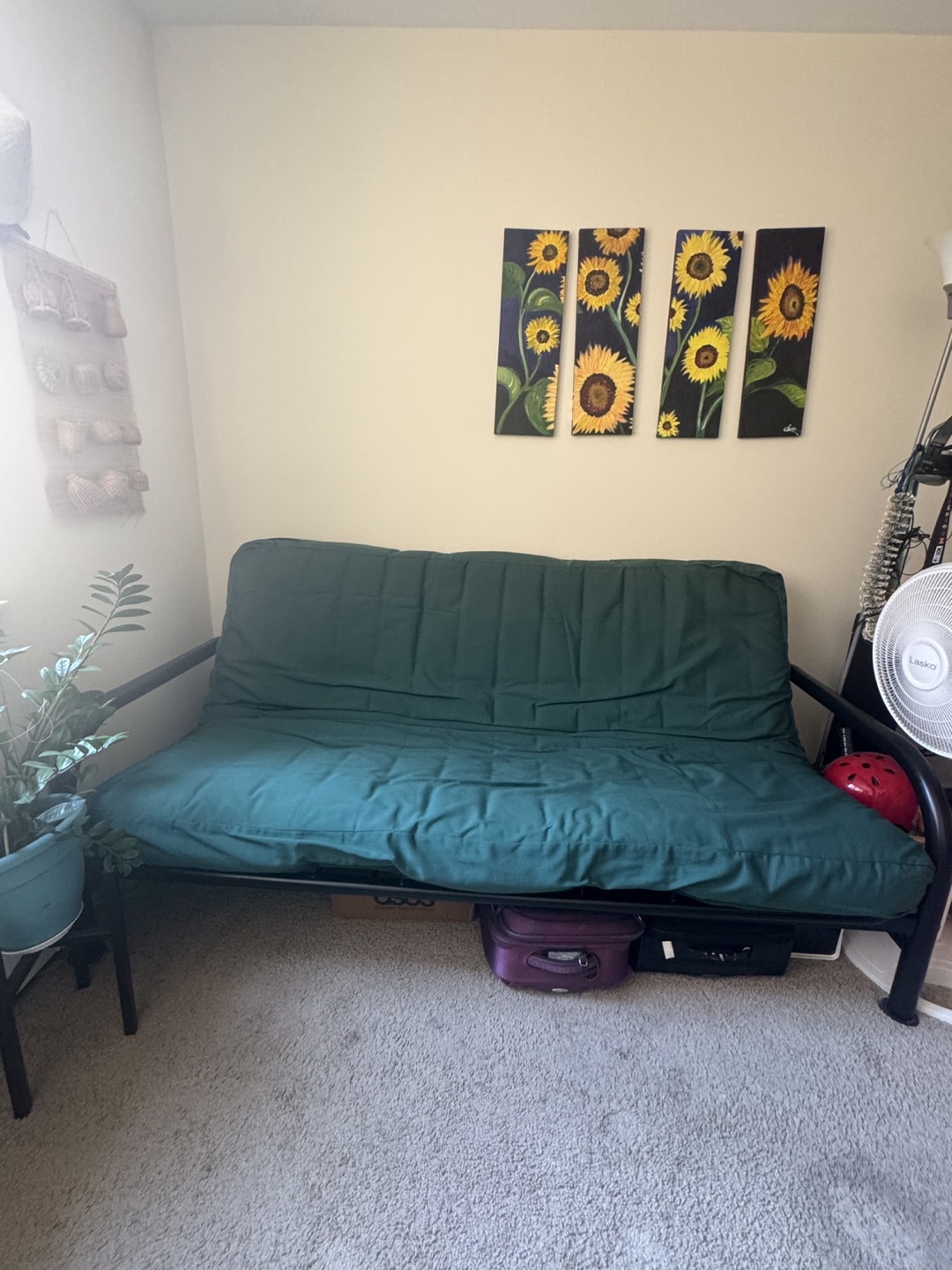 Futon that can be opened into a full size bed