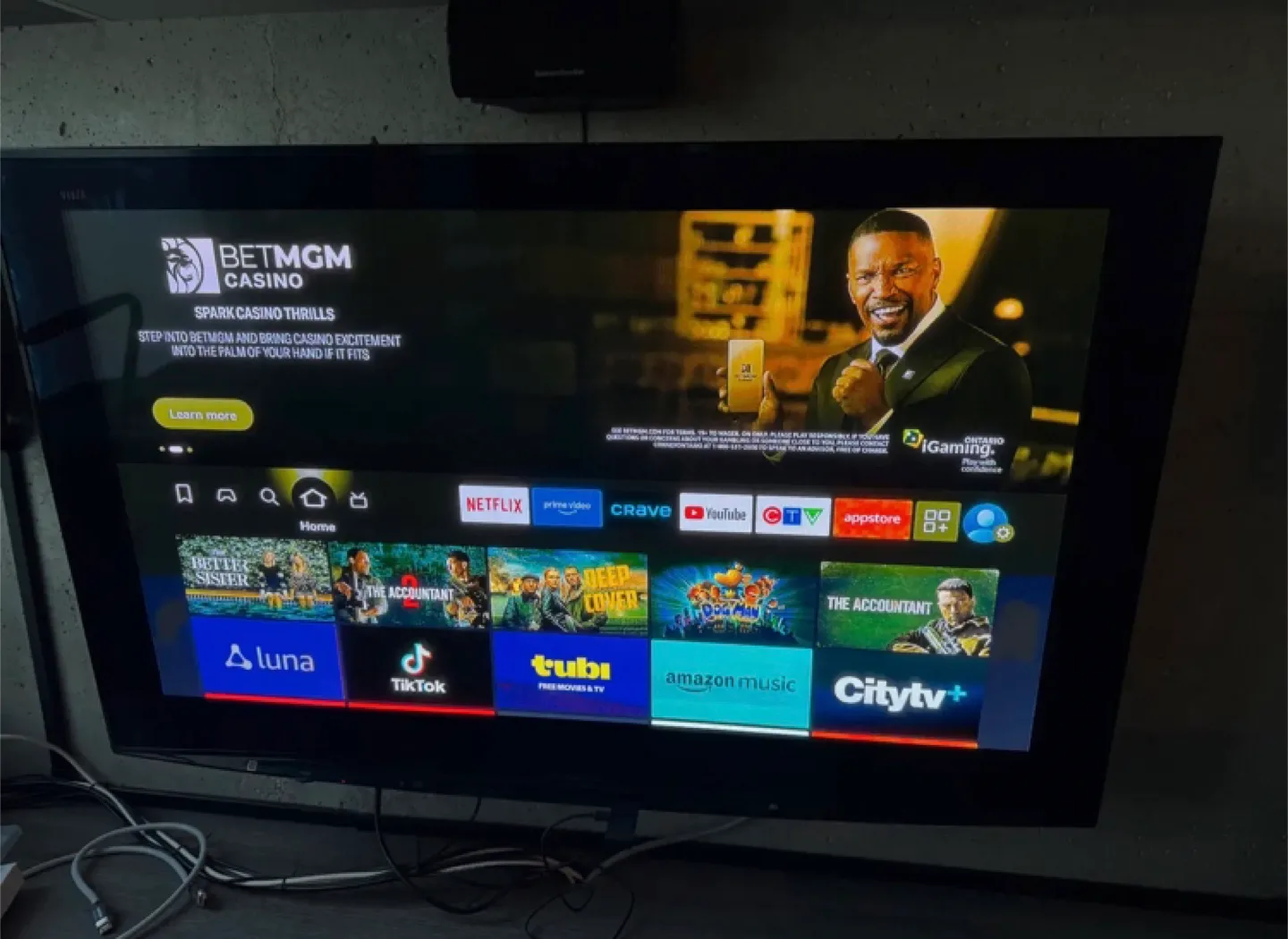 Panasonic TH-46PZ850U 46" Plasma TV thumbnail