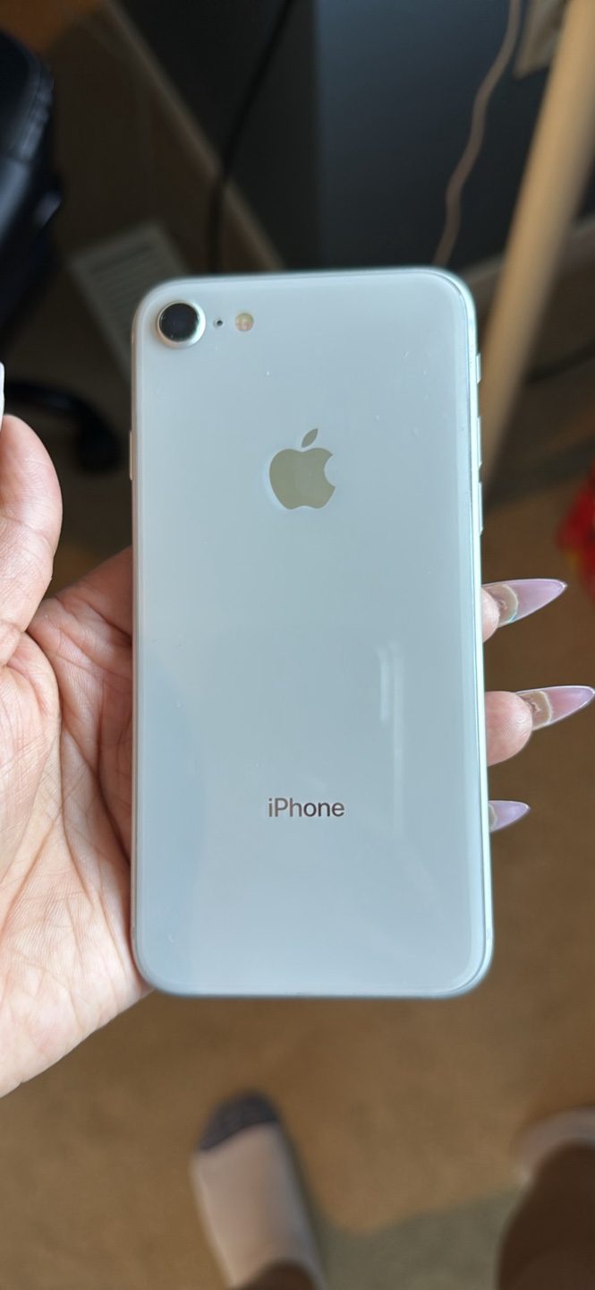 Apple iPhone 8 - White