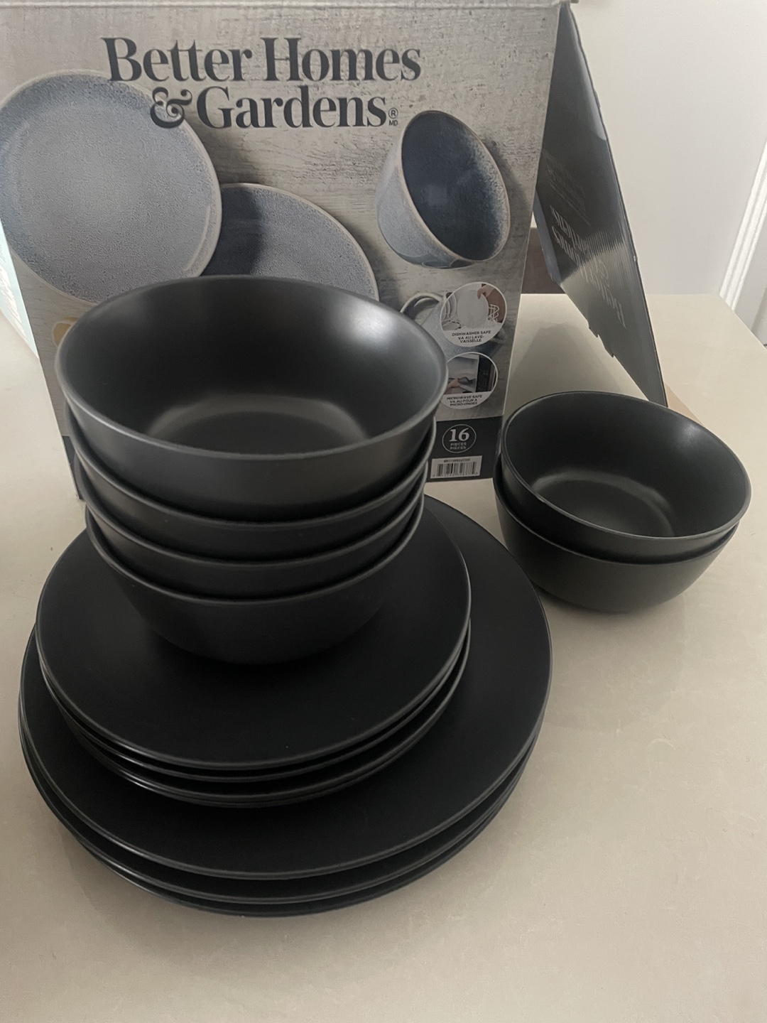 Dinnerware Set