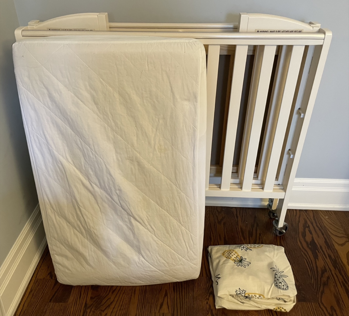 Mini Cream-coloured folding crib with mattress - photo 3