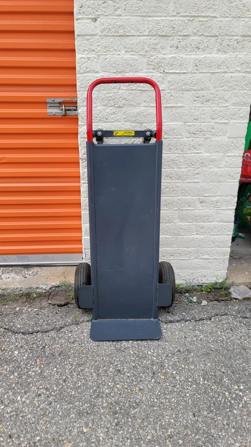 Milwaukee 30087 Wheelbarrow - Heavy Duty