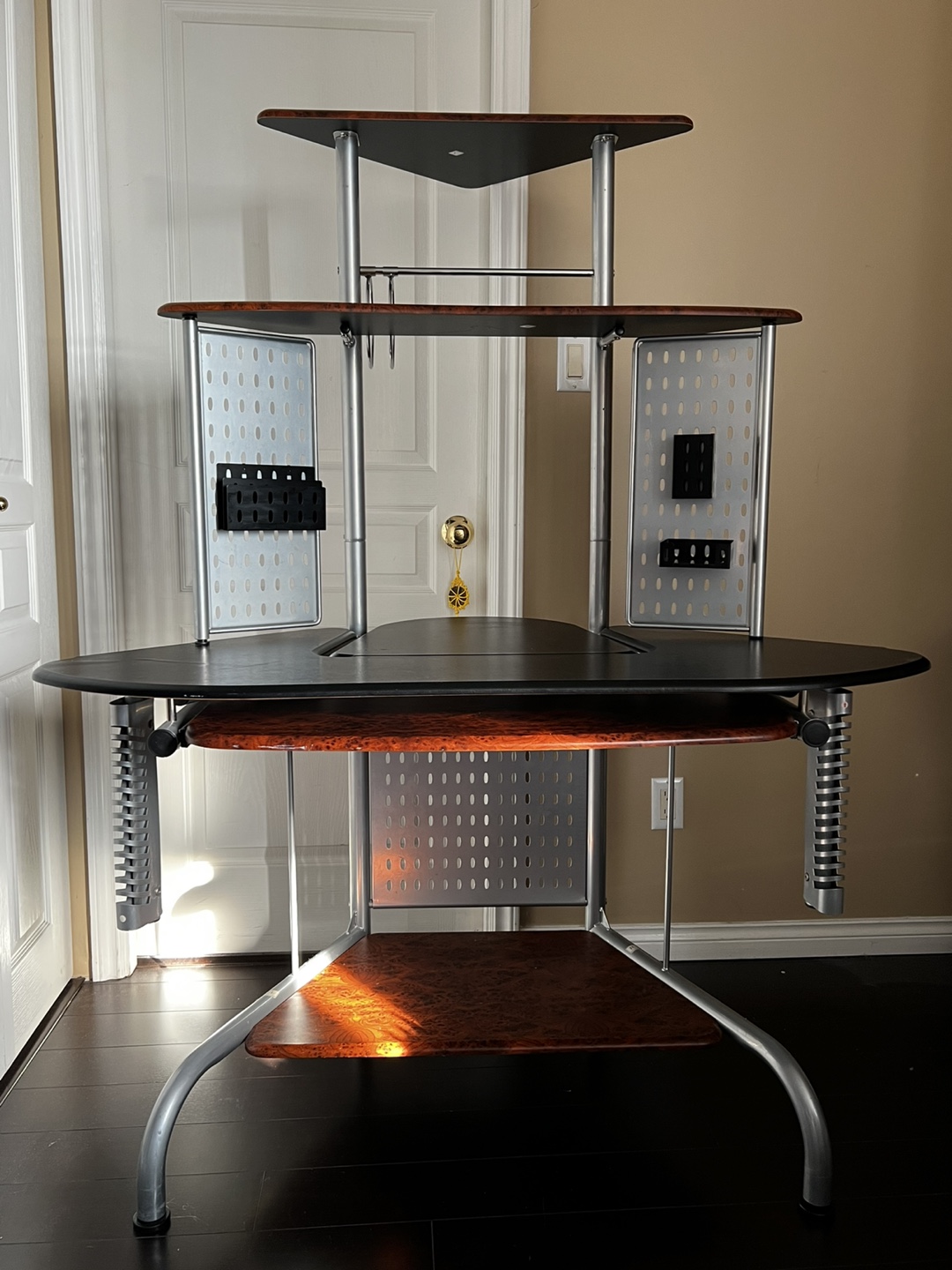 Free Arch Tower Corner Computer Desk