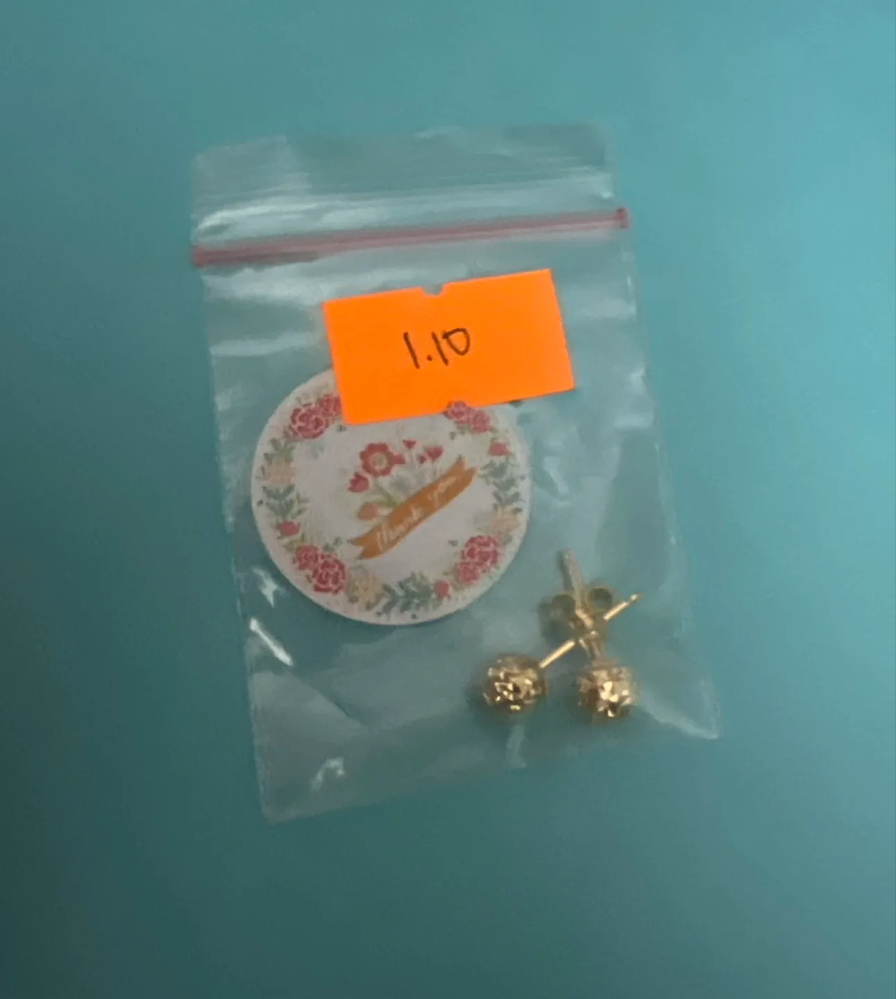 18k Saudi Gold Stud Earrings🇨🇦 thumbnail