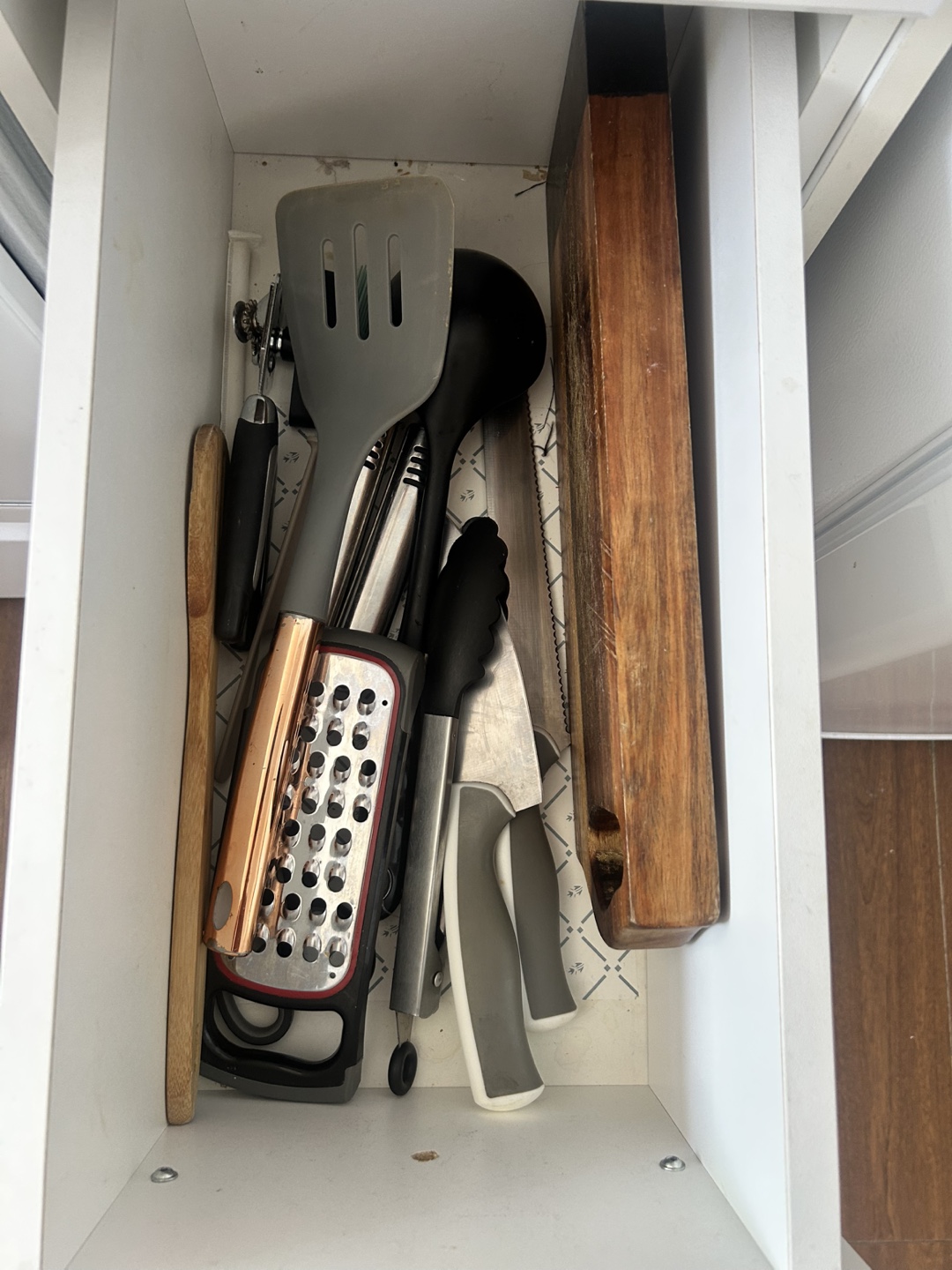 Kitchen Items: Utensils, Bowls, Kettle, Microwave - photo 5
