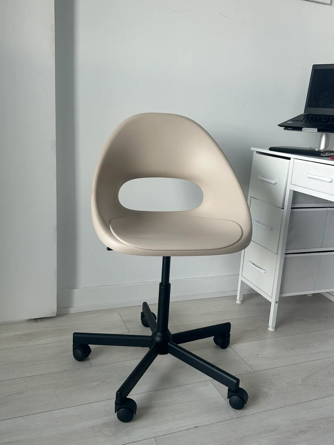 IKEA Swivel Office Chair - Beige (LOBERGET / MALSKÄR) thumbnail