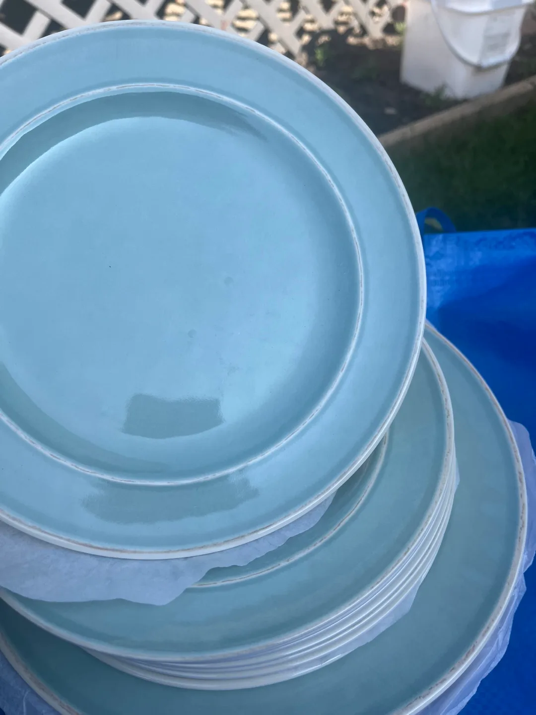 Dinnerware Set (Plates & Bowls) thumbnail