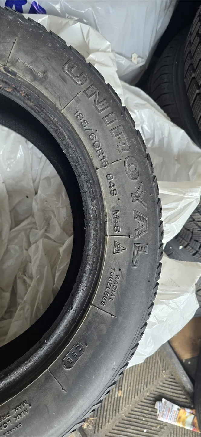 Used 4 Winter Tires 185/60R15 84S M+S Nissan image indicator(4)