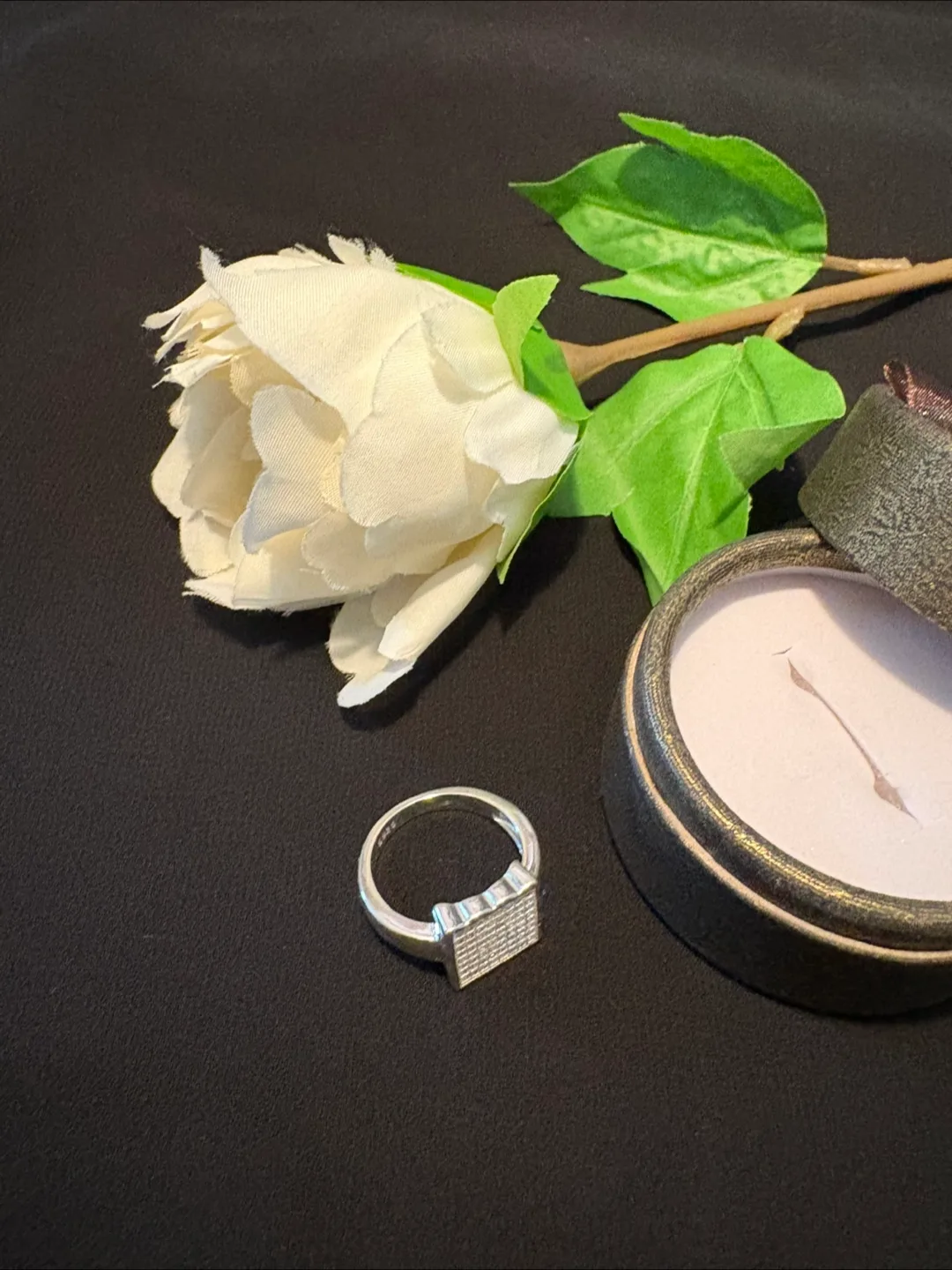 Silver Ring with Square Design image indicator(2)