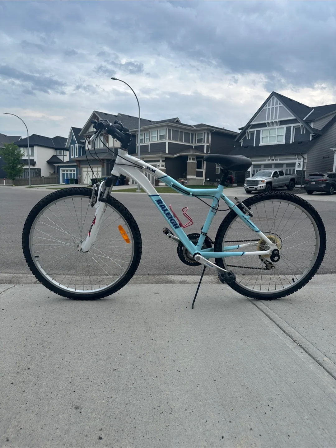 Raleigh Peak Mountain Bike - Light Blue & White thumbnail